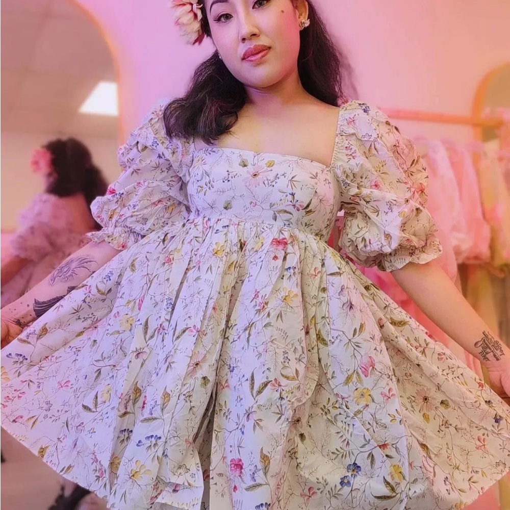 Selkie Floral Puff Sleeve Dress - Picture 2 of 7